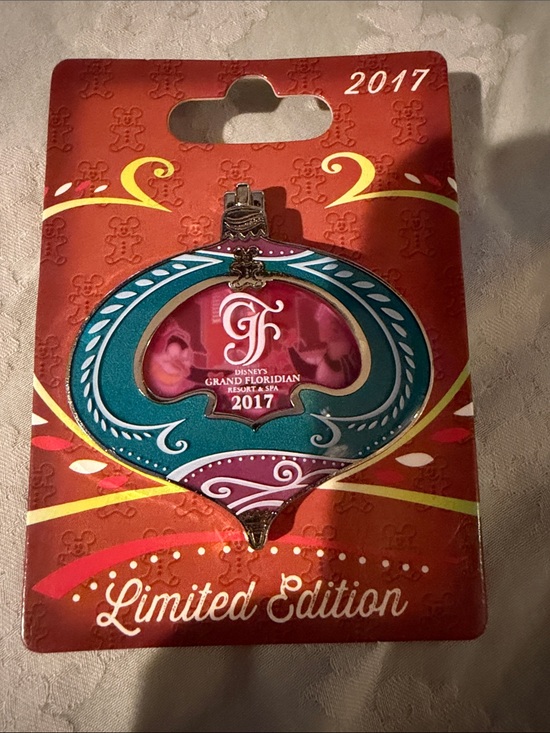 Disney Other - Grand Floridian Walt Disney world limited edition Christmas pin